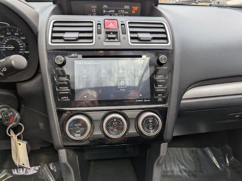 Used 2017 Subaru Forester 2.5i Premium image 10