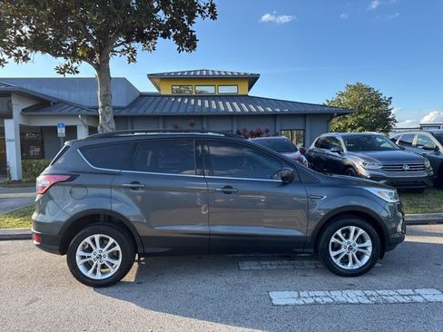 Used 2018 Ford Escape SEL image 8