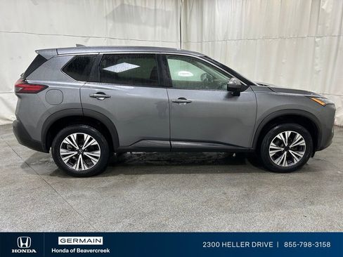 Used 2023 Nissan Rogue SV image 9