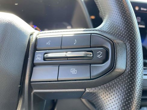 Used 2024 Chevrolet Colorado W/T image 8