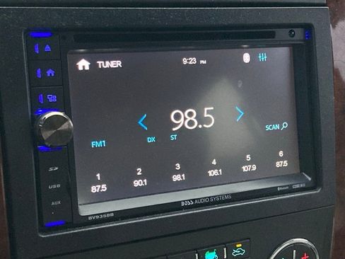 Used 2014 Chevrolet Silverado 2500 LTZ w/ LTZ Plus Package image 21