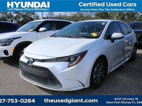 Used 2022 Toyota Corolla LE image 1