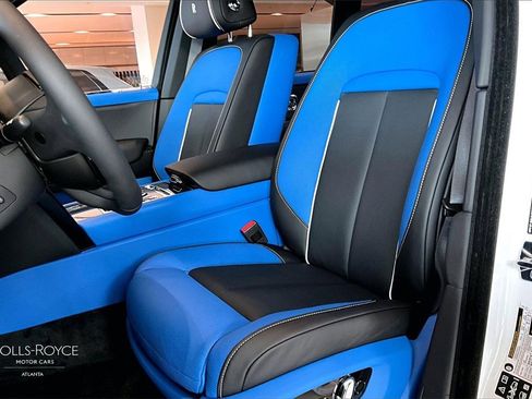 New 2026 Rolls-Royce Cullinan Black Badge image 9