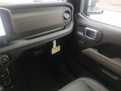 New 2026 Jeep Gladiator Mojave AWD/4WD image 38