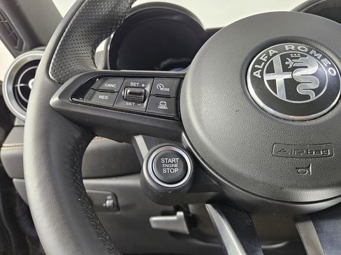 Used 2025 Alfa Romeo Tonale AWD/4WD image 20