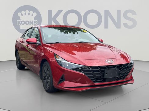 Used 2022 Hyundai Elantra SEL w/ Convenience Package FWD image 7