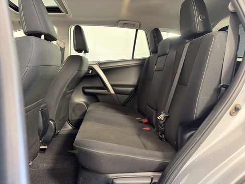 Used 2017 Toyota RAV4 XLE AWD/4WD image 7
