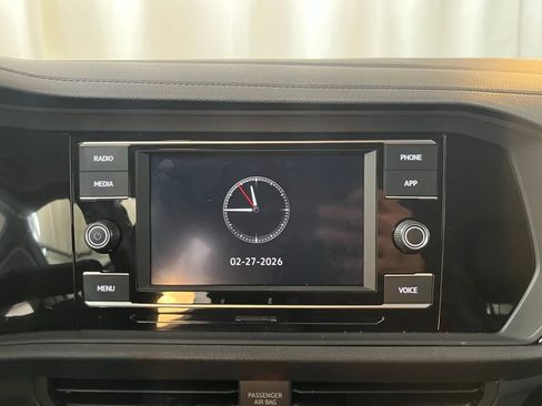 Certified 2023 Volkswagen Jetta SE image 18