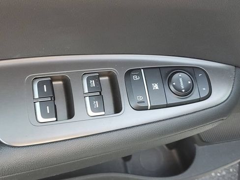Used 2019 Kia Optima S FWD image 14