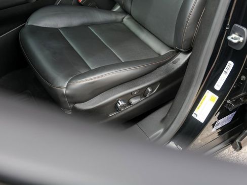 Used 2023 Cadillac XT4 Sport image 11