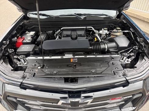 Used 2024 Chevrolet Colorado Z71 w/ Z71 Convenience Package 2 AWD/4WD image 21