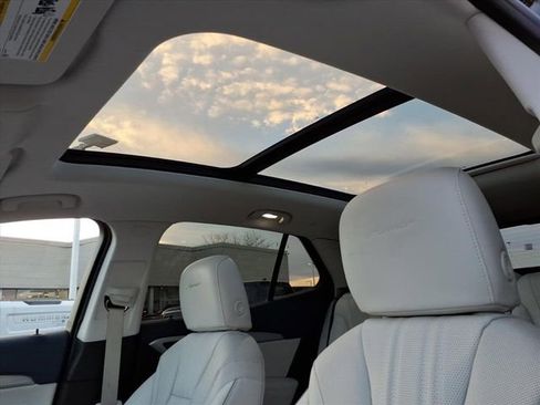 New 2025 Buick Envision Avenir image 15