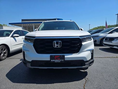 Used 2023 Honda Pilot Elite image 2