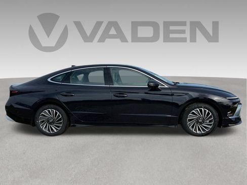 New 2025 Hyundai Sonata SEL FWD image 2
