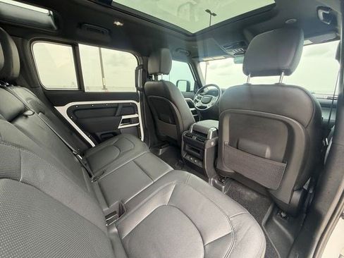 Used 2023 Land Rover Defender 110 SE AWD/4WD image 17