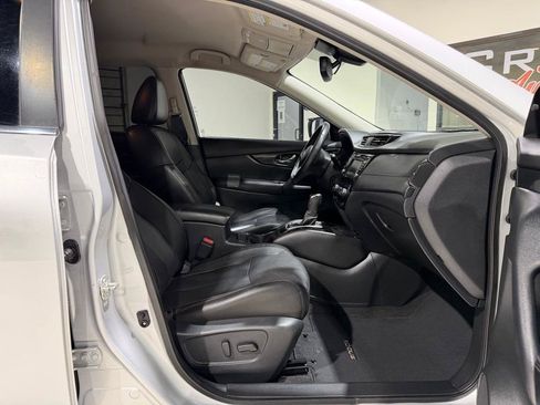Used 2019 Nissan Rogue SL FWD image 19