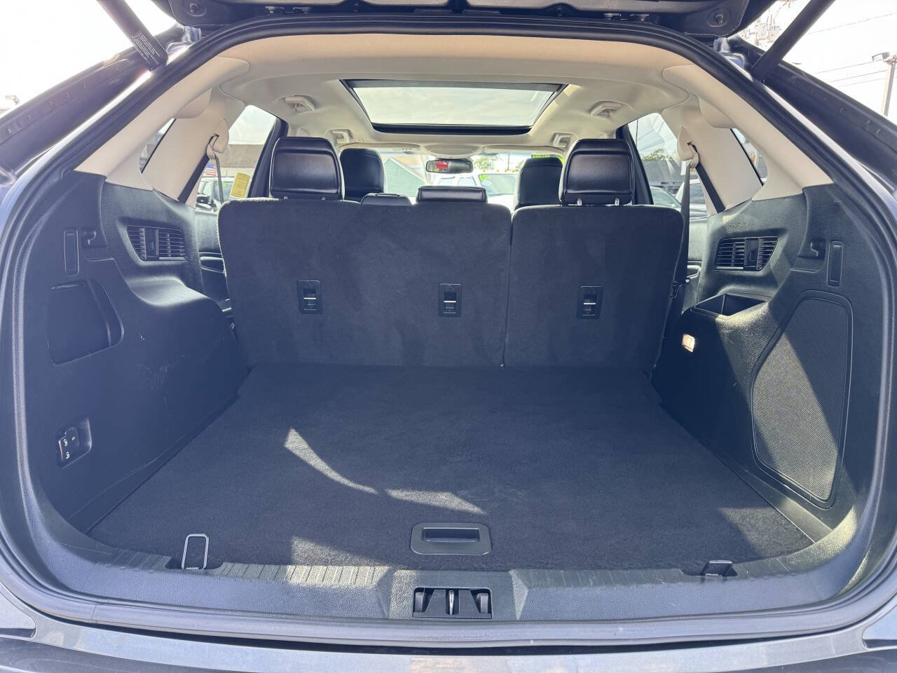 Used 2020 Ford Edge Titanium w/ Equipment Group 301A AWD/4WD image 30