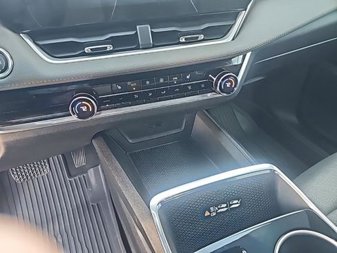 Used 2026 Chevrolet Equinox LT w/ Convenience Package II image 26