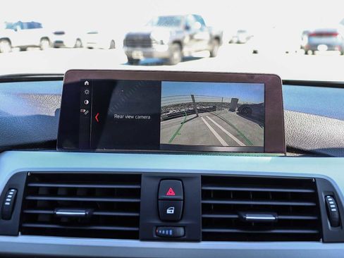 Used 2018 BMW 320i xDrive Sedan w/ Convenience Package image 26