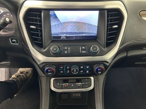 Used 2023 GMC Acadia SLE image 23