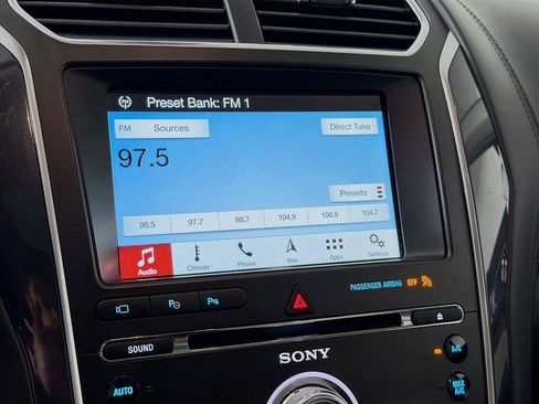 Used 2018 Ford Explorer Platinum image 17