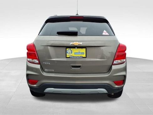 Used 2022 Chevrolet Trax LT w/ LT Convenience Package image 7