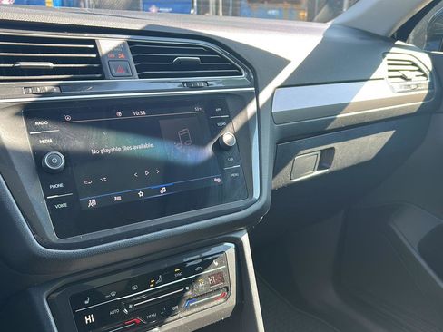 Certified 2024 Volkswagen Tiguan SE w/ Panoramic Sunroof Package image 15