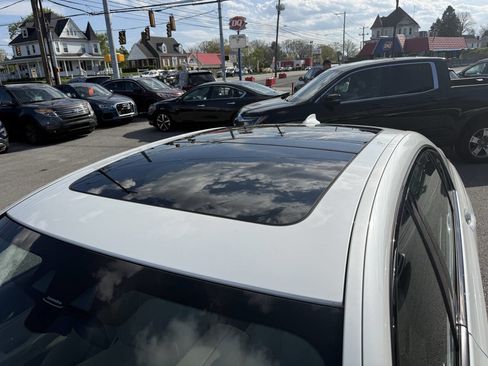 Used 2019 BMW 740i xDrive w/ Executive Package image 26