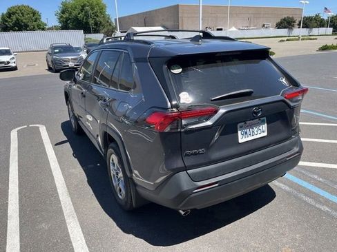 Used 2024 Toyota RAV4 LE AWD/4WD image 7