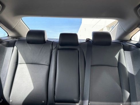 Used 2017 Honda Civic EX-L image 9
