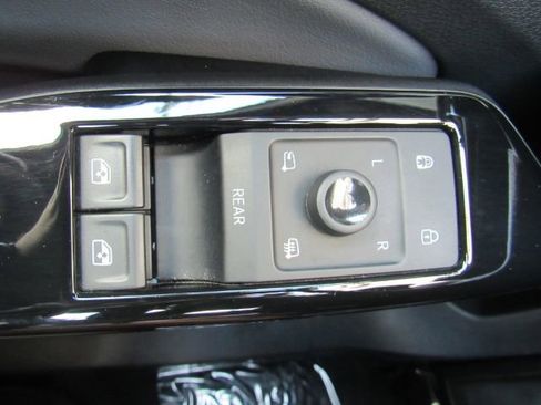 Used 2021 Volkswagen ID.4 Pro S w/ Gradient Package image 37