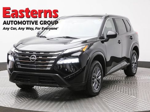 Used 2024 Nissan Rogue S image 1