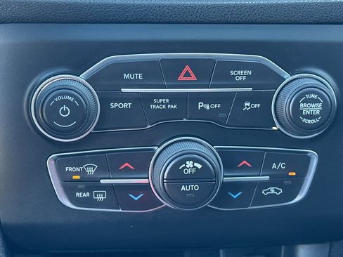 Used 2022 Dodge Charger R/T w/ Harman/Kardon Audio Group image 24