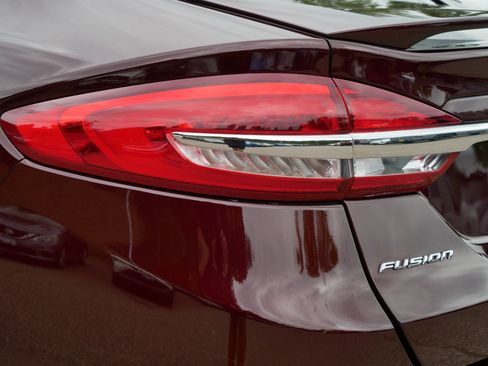 Used 2018 Ford Fusion Platinum AWD/4WD image 17