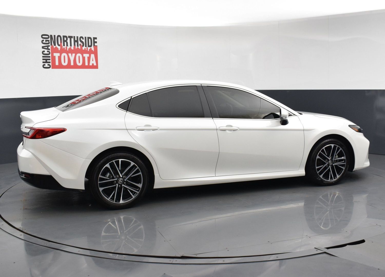 Used 2026 Toyota Camry XLE FWD image 5