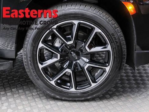 Used 2024 Chevrolet Suburban RST RWD image 34