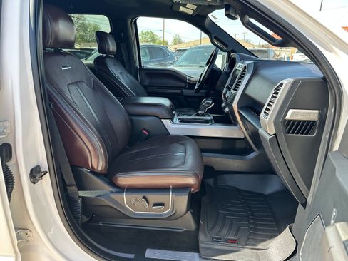 Used 2015 Ford F150 Platinum w/ Equipment Group 701A Luxury AWD/4WD image 11