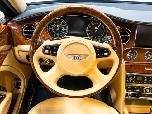 Used 2017 Bentley Mulsanne image 74