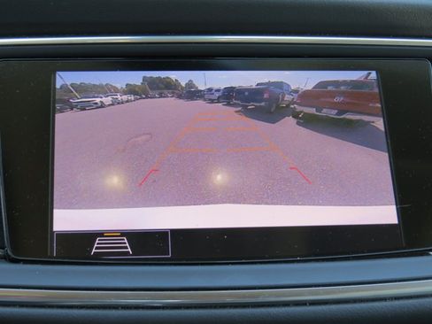 Used 2020 Buick Enclave Essence w/ Sound and Sites Package FWD image 28
