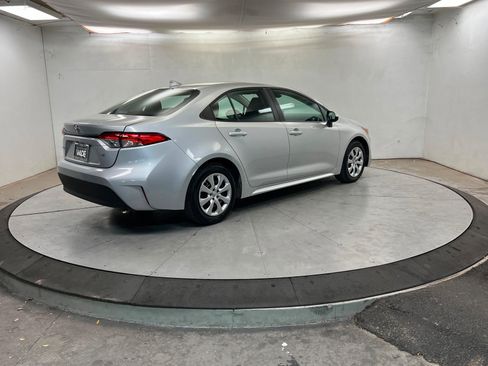 Used 2025 Toyota Corolla LE image 6