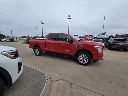 Used 2024 Nissan Titan SV w/ SV Convenience Package image 5