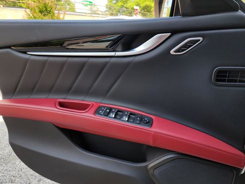 Used 2022 Maserati Ghibli Modena Q4 image 23