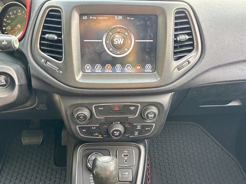 Used 2018 Jeep Compass Trailhawk w/ Popular Equipment Group AWD/4WD image 24