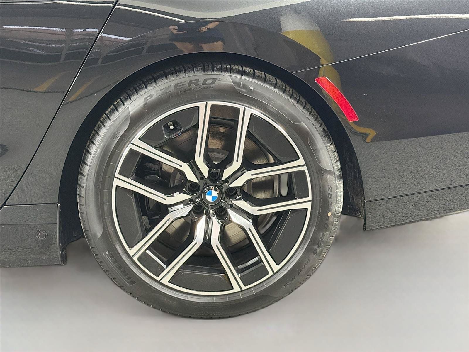New 2026 BMW 750e xDrive w/ Executive Package AWD/4WD image 28