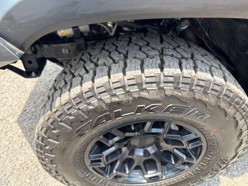 Used 2022 Toyota Tacoma TRD Off-Road AWD/4WD image 35