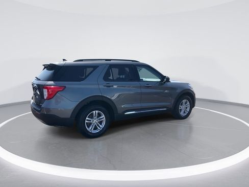 Used 2023 Ford Explorer XLT w/ Equipment Group 202A AWD/4WD image 8
