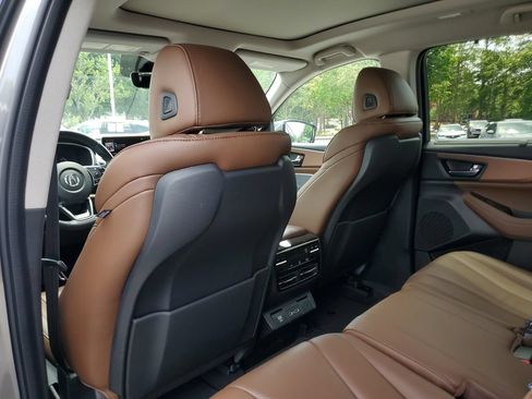 Certified 2024 Acura MDX FWD w/ Technology Package image 12