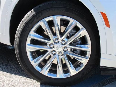 Used 2023 Cadillac XT6 Premium Luxury image 7