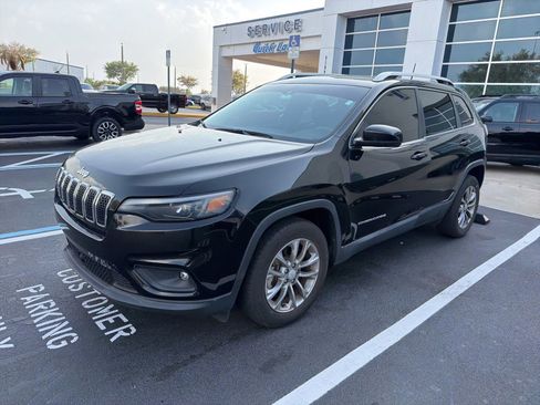Used 2021 Jeep Cherokee Latitude Lux w/ Sun & Sound Group FWD image 6