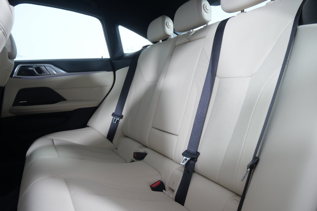 Certified 2025 BMW i4 eDrive40 w/ Premium Package RWD image 17